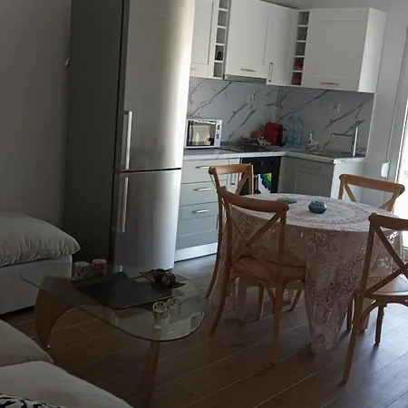 Apartment Holiday Home Golem (Tirana)