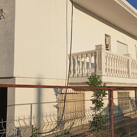 Apartment Holiday Home Golem (Tirana)